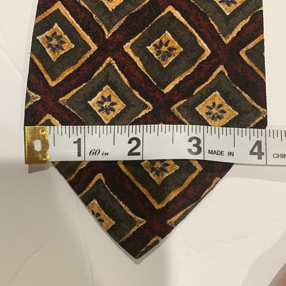 SILK Tie - Picture 7 of 7